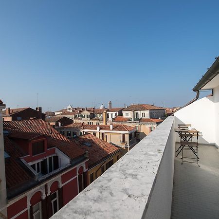 Savoia & Jolanda Apartments 2 Венеция Экстерьер фото