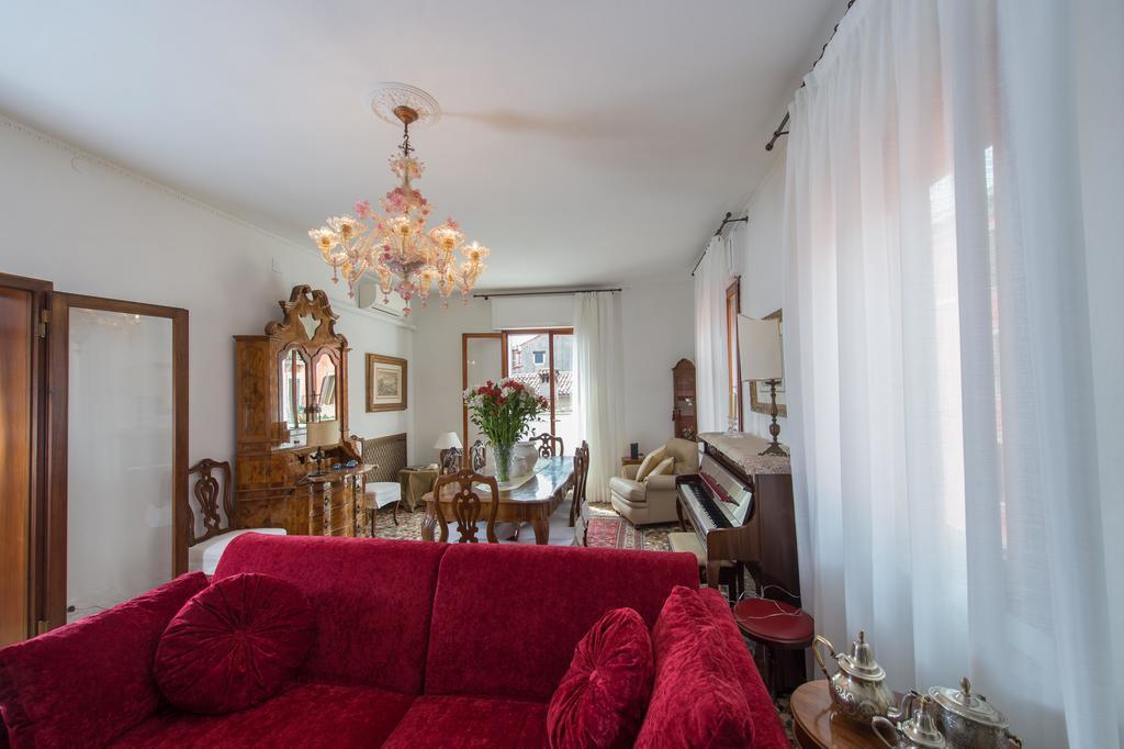 Savoia & Jolanda Apartments 2 Венеция Экстерьер фото