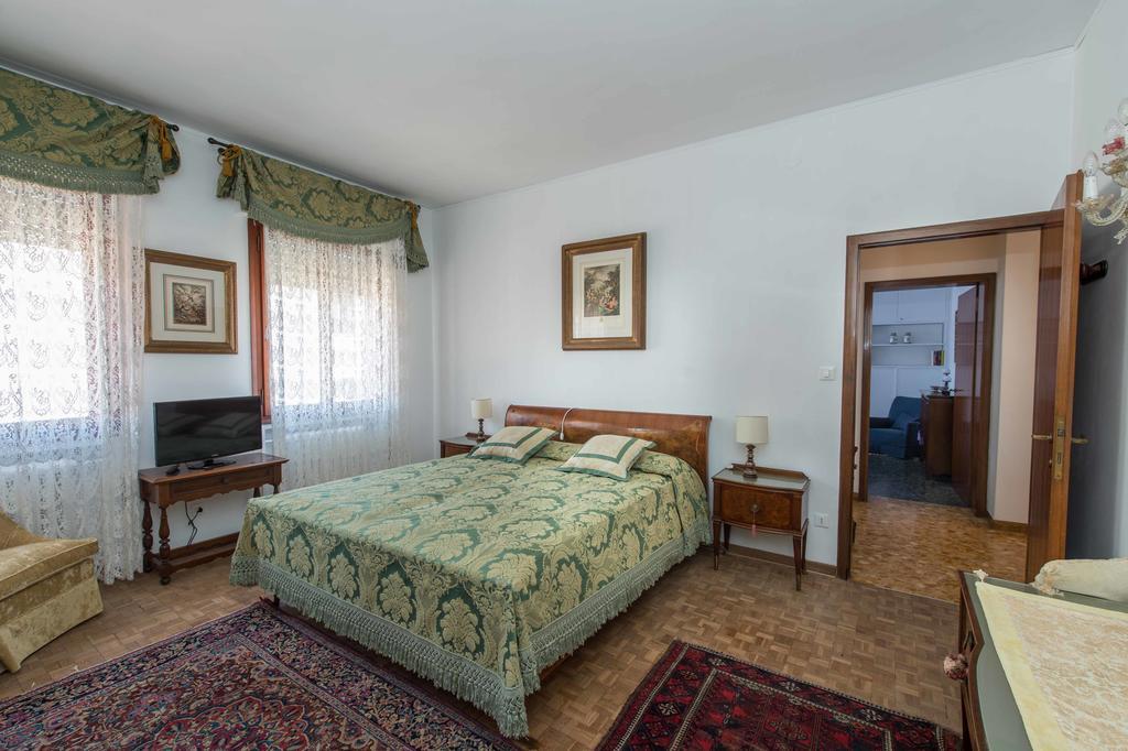 Savoia & Jolanda Apartments 2 Венеция Экстерьер фото